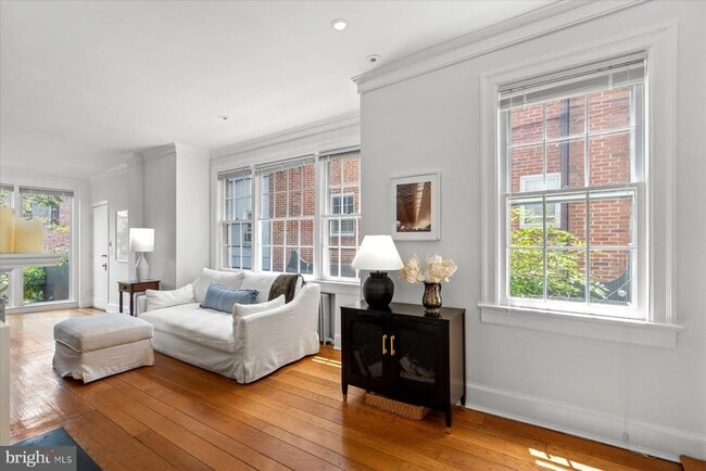 Building Photo - 1647 34th St NW