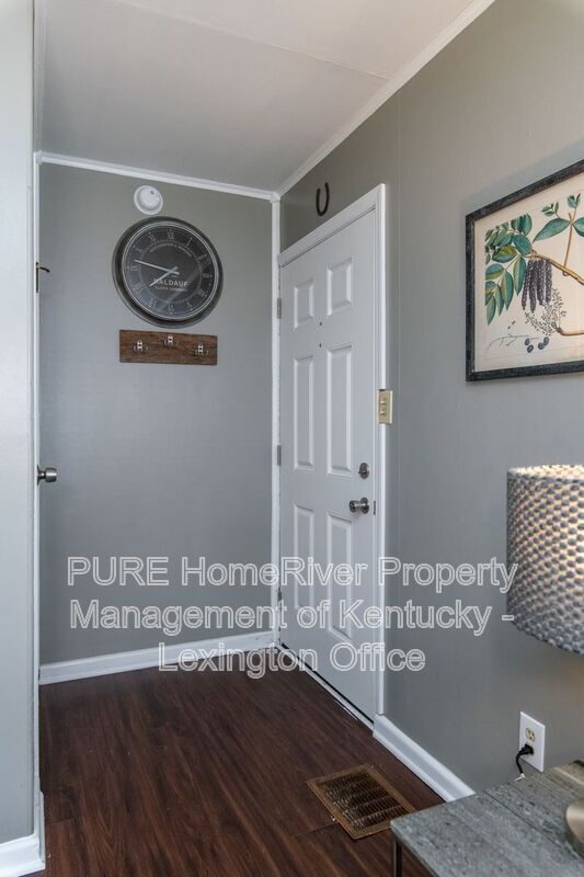 Photo - 317 Mockingbird Lane House