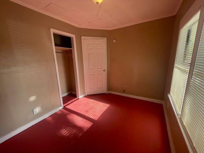 Building Photo - 4613 Yolanda Dr