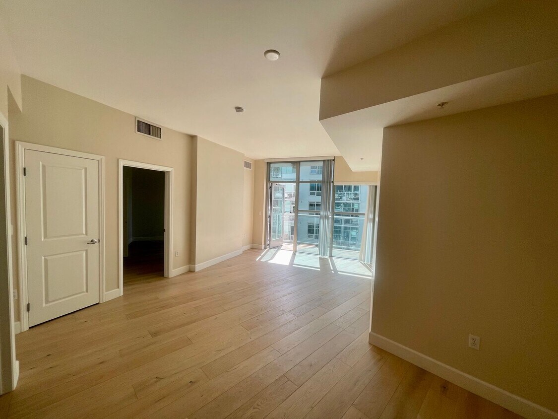 Primary Photo - Park Terrace - Unit 527 (HJ)