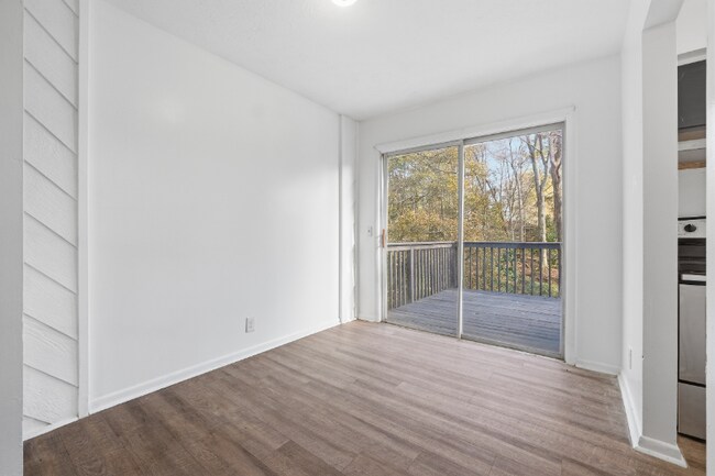 Foto del edificio - 1071-1073 Laurel Ln NW