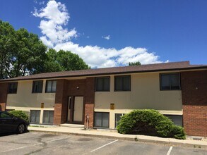 Building Photo - 4914-4920 Basswood Dr