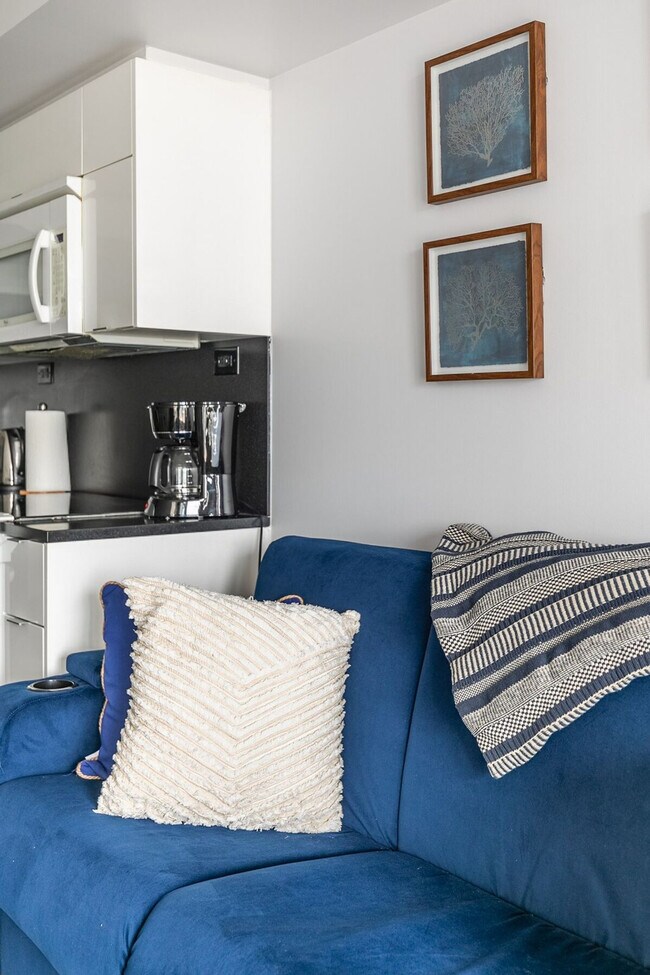 Building Photo - 21 Iceboat Terr