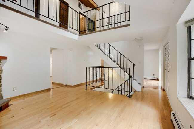 Photo - 711 20th St Townhome