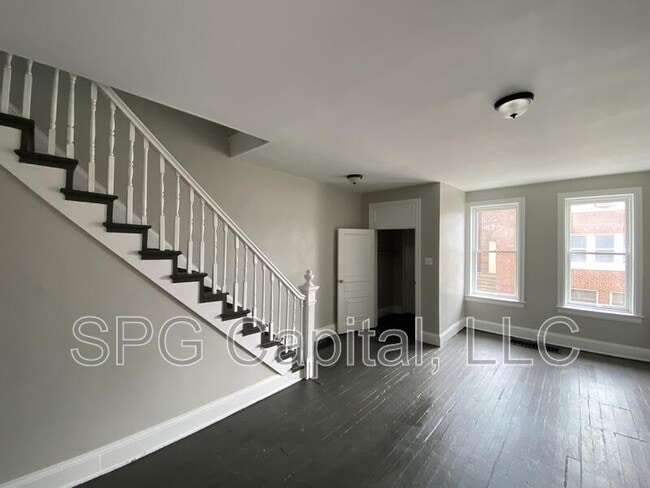 Building Photo - 116 Neater St