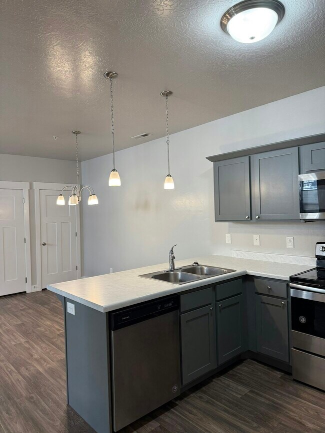 Building Photo - 1836 W Terra Vista Ln