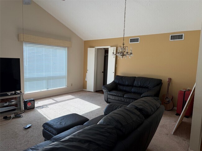 Foto del edificio - 2535 Coopers Post Ln