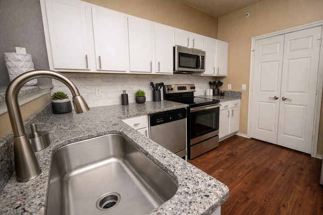 Building Photo - Alon at Castle Hills