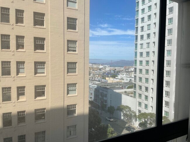 Foto del edificio - 1177 California St