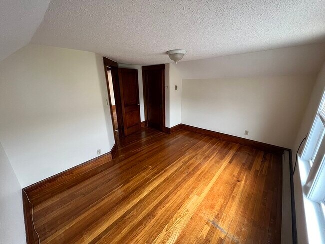 Building Photo - 27 Puritan Rd