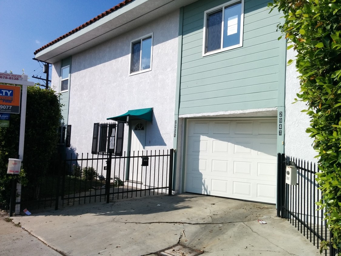 2951 South La Brea Ave, Los Angeles, CA 90016 Apartments in Los