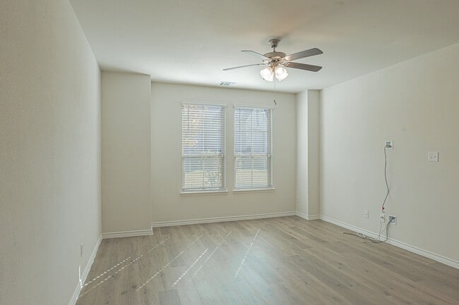 Building Photo - 2020 Saddle Wy