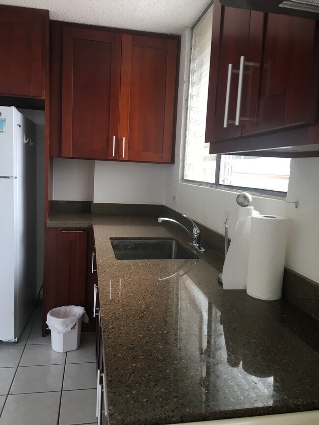 Foto del edificio - 1729 Huna St