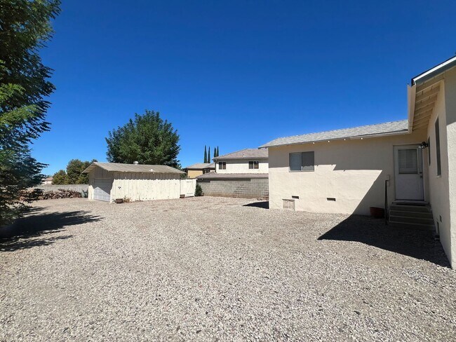 Building Photo - **Pending Approval**Cozy home with RV parking