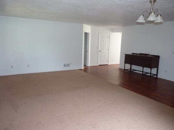 Foto del edificio - 724 Greenlawn Rd