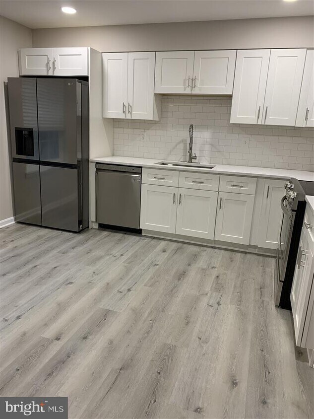Foto principal - 81 Arverne Ct