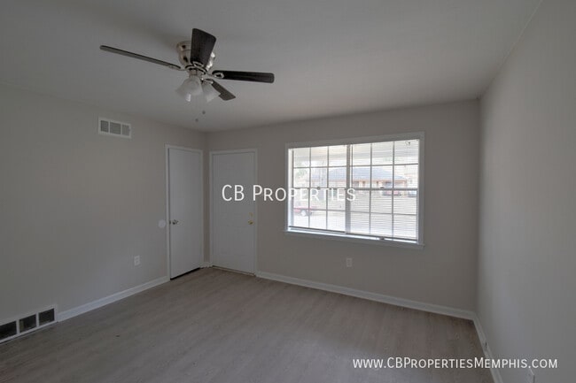 Building Photo - RENOVATED 3 Bed and 1.5 Bath for Rent!!
