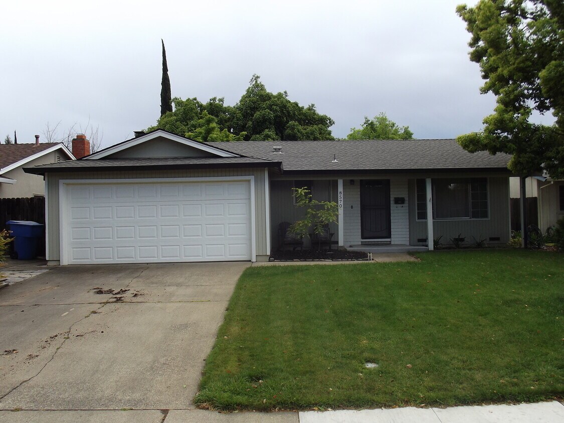 Foto principal - SHOWING SUNDAY 7/14 @ 5PM