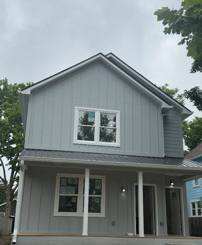 Building Photo - 2752 Guilford Ave