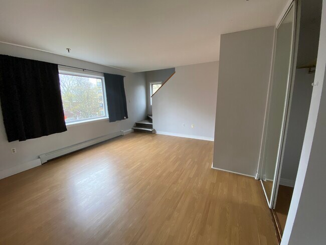 Salon - Coburg Road Apartments
