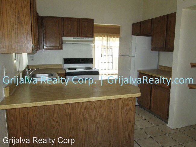 Foto del edificio - 2 br, 2 bath House - 800 E. Alaska St