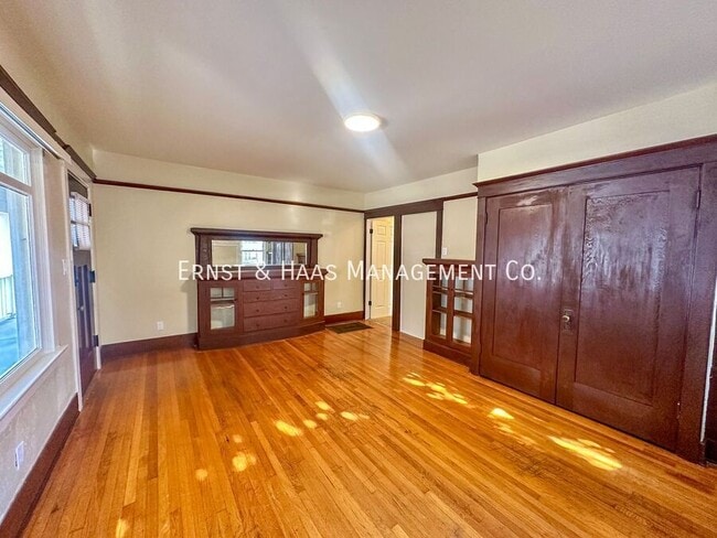 Foto del edificio - 1376 Loma Ave