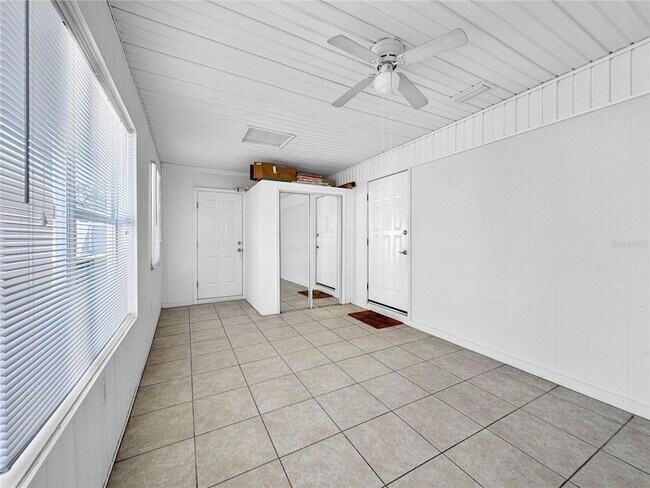 Foto del edificio - 1003 County Rd 17A W