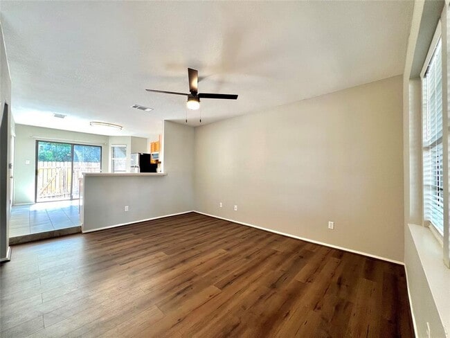 Building Photo - 11901 Swearingen Dr