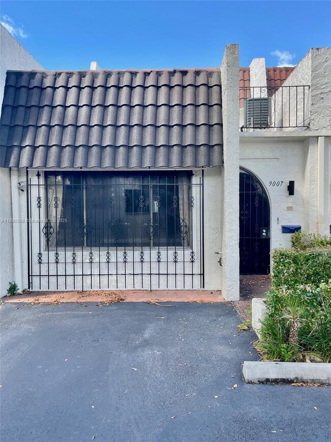 Foto del edificio - 9007 SW 62nd Terrace