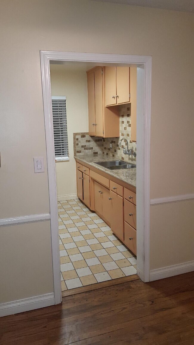 Foto del edificio - 5837 Carlton Way