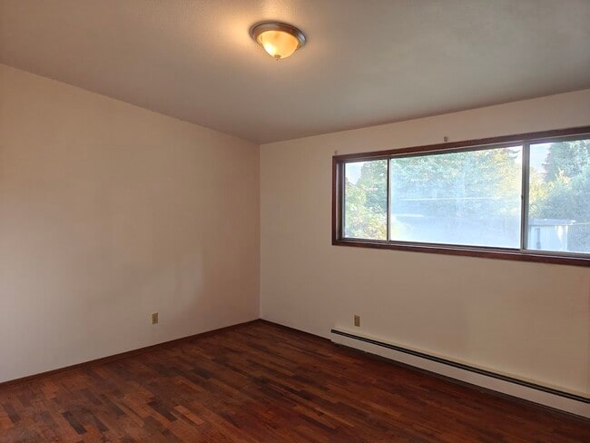 Building Photo - 10628 57th Ave S