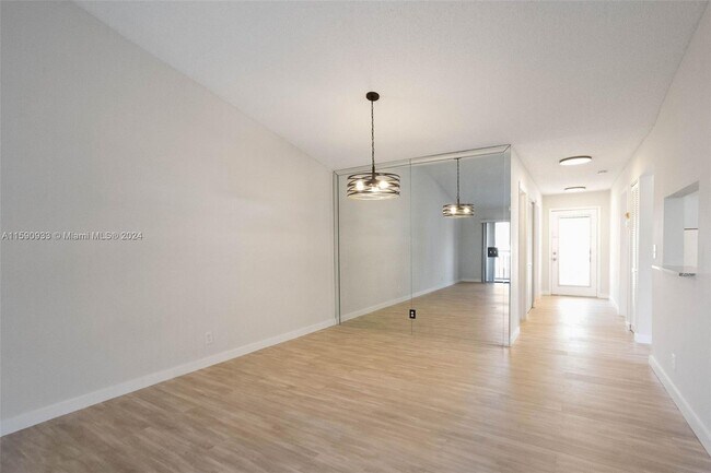 Building Photo - 15234 Lakes of Delray Blvd