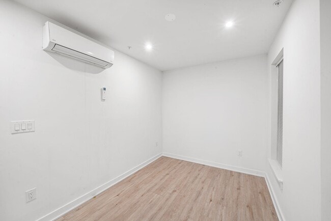 Photo - 933 N 29th St. Apartment