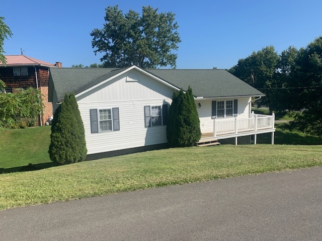 Primary Photo - 102 Skyview Dr