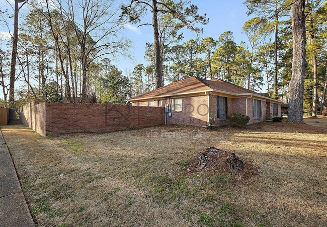 Foto del edificio - 816 Winthrop Cir