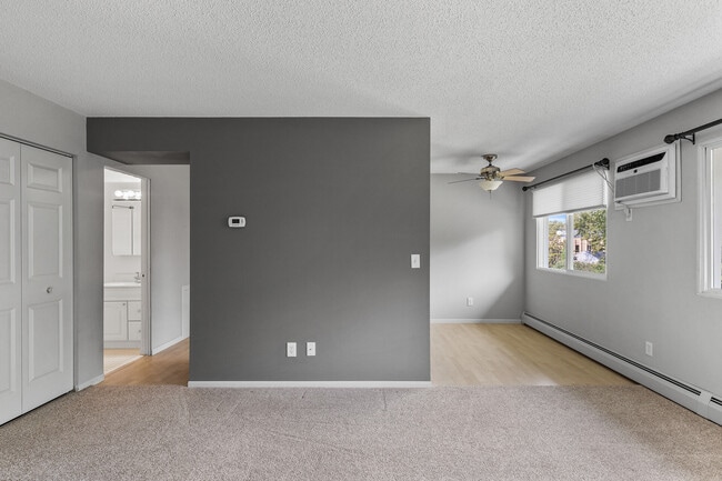 Building Photo - Rosco Apts-2720