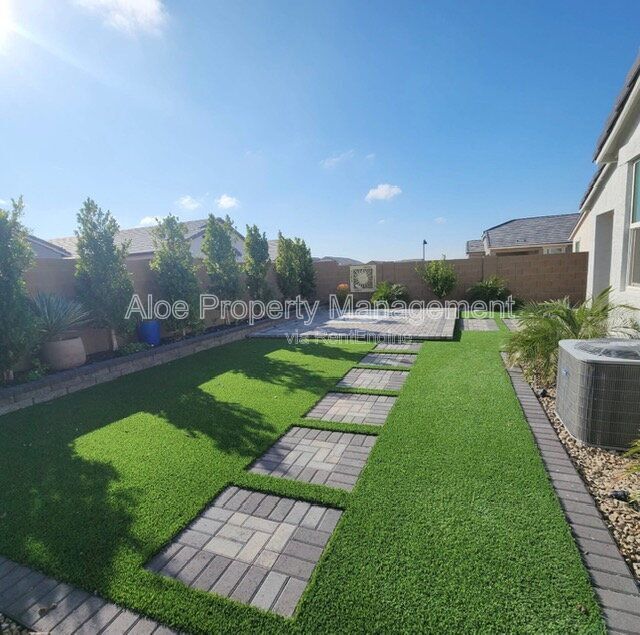 Building Photo - 40145 W Hillman Dr