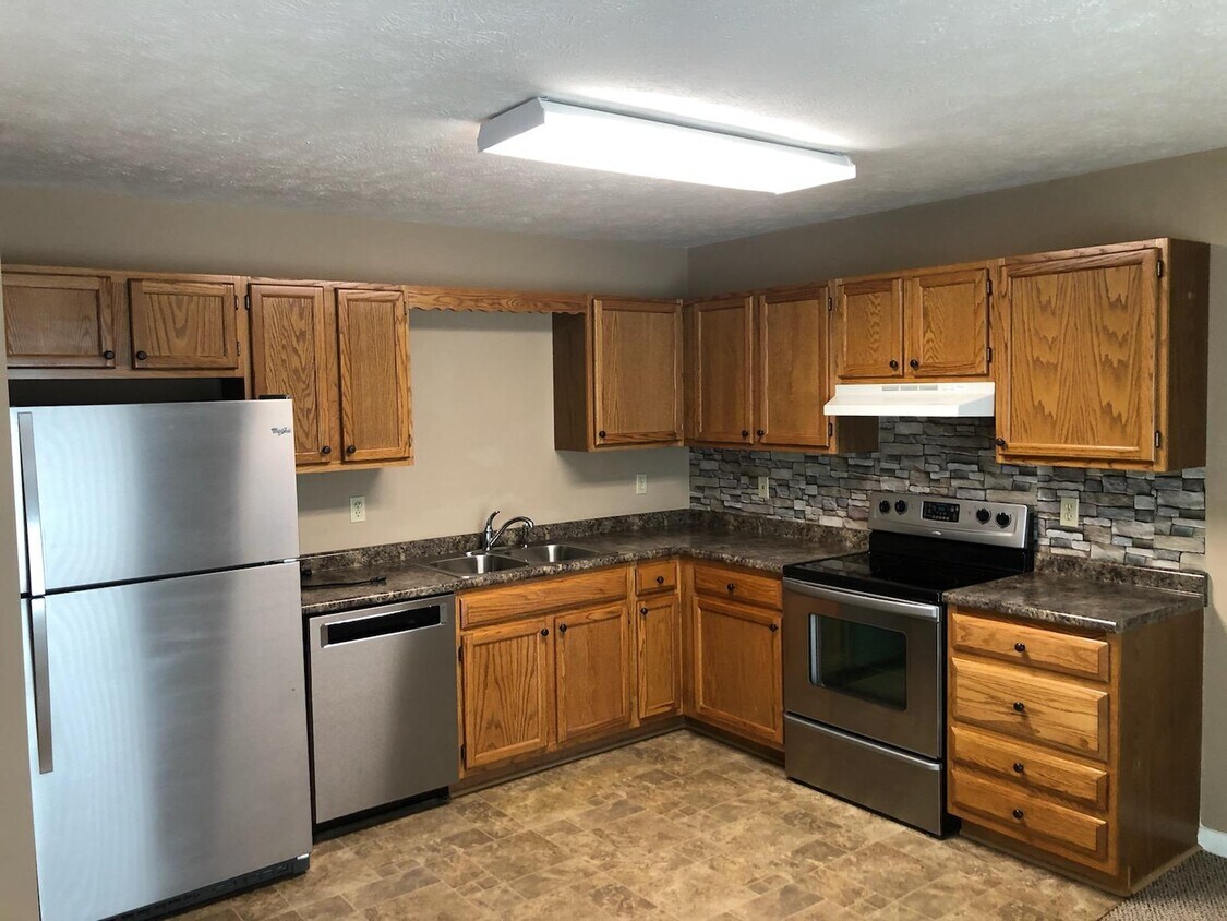 1526 Old Oak Ln, Morristown, TN 37814 Townhome Rentals in Morristown