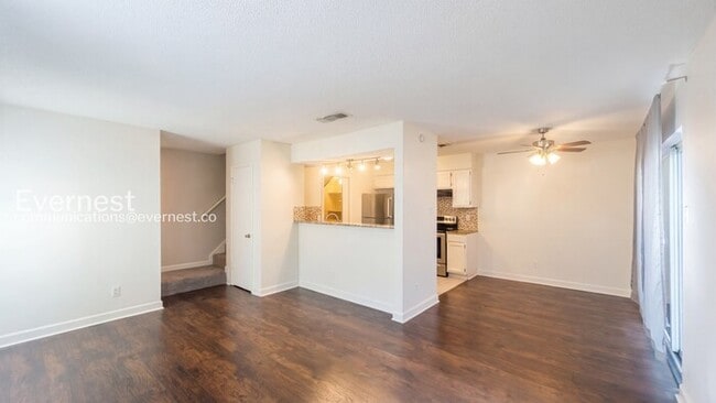 Building Photo - 900 Taulbee Ln