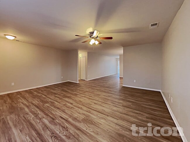 Foto del edificio - 1528 April Knoll Ct