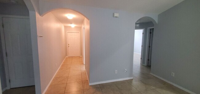 Foto del edificio - OCTOBER MOVE IN SPECIAL