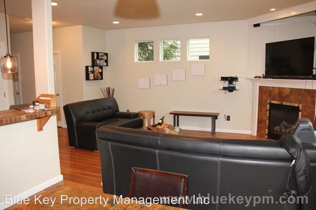 Building Photo - 15800 SW Kingfisher Ln