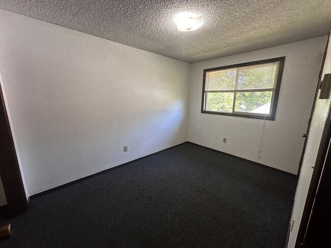 Foto del edificio - 2 Bedroom 1 Bath Townhouse
