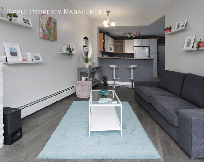 Photo du bâtiment - FIRST MONTH FREE! FANTASTIC 1 BED/ 1 BATH ...