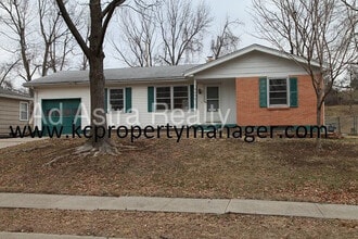 Building Photo - 5439 N Lydia Ave
