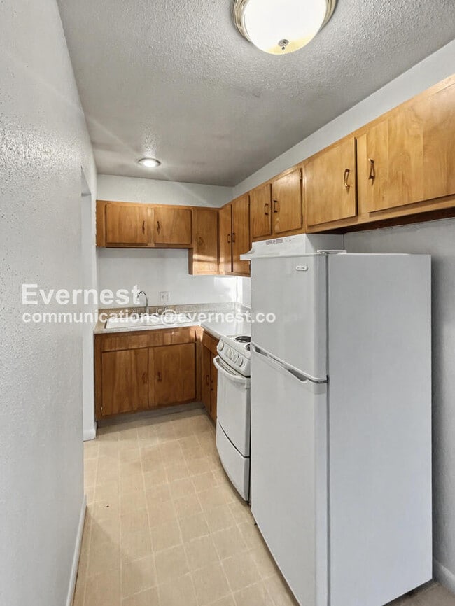 Foto del edificio - 1305 Burton Ct