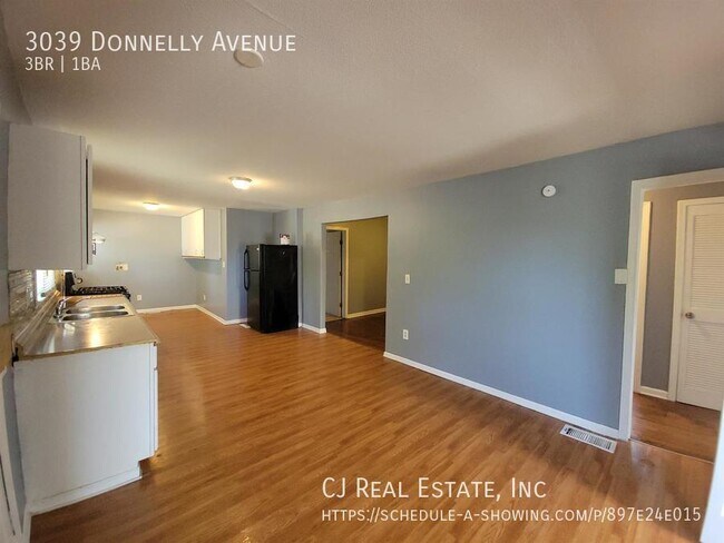 Building Photo - 3039 Donnelly Ave