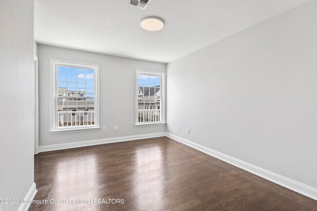 Foto del edificio - 74 Seaview Ave