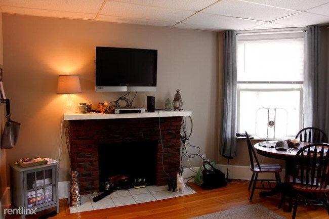 Foto del edificio - 879 Beacon St