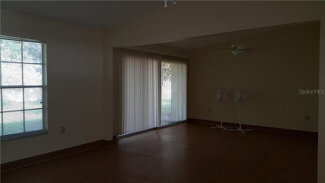 Foto del edificio - 4216 42nd St W